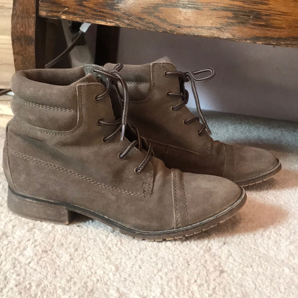 7.5 Steve Madden boots